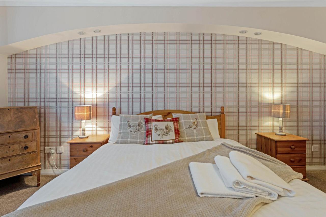 Elegant & Unique Getaway - Spacious 3 Bedroom, 2 Bathroom City Centre Apartment - Free Allocated Parking. Edinburgh Dış mekan fotoğraf