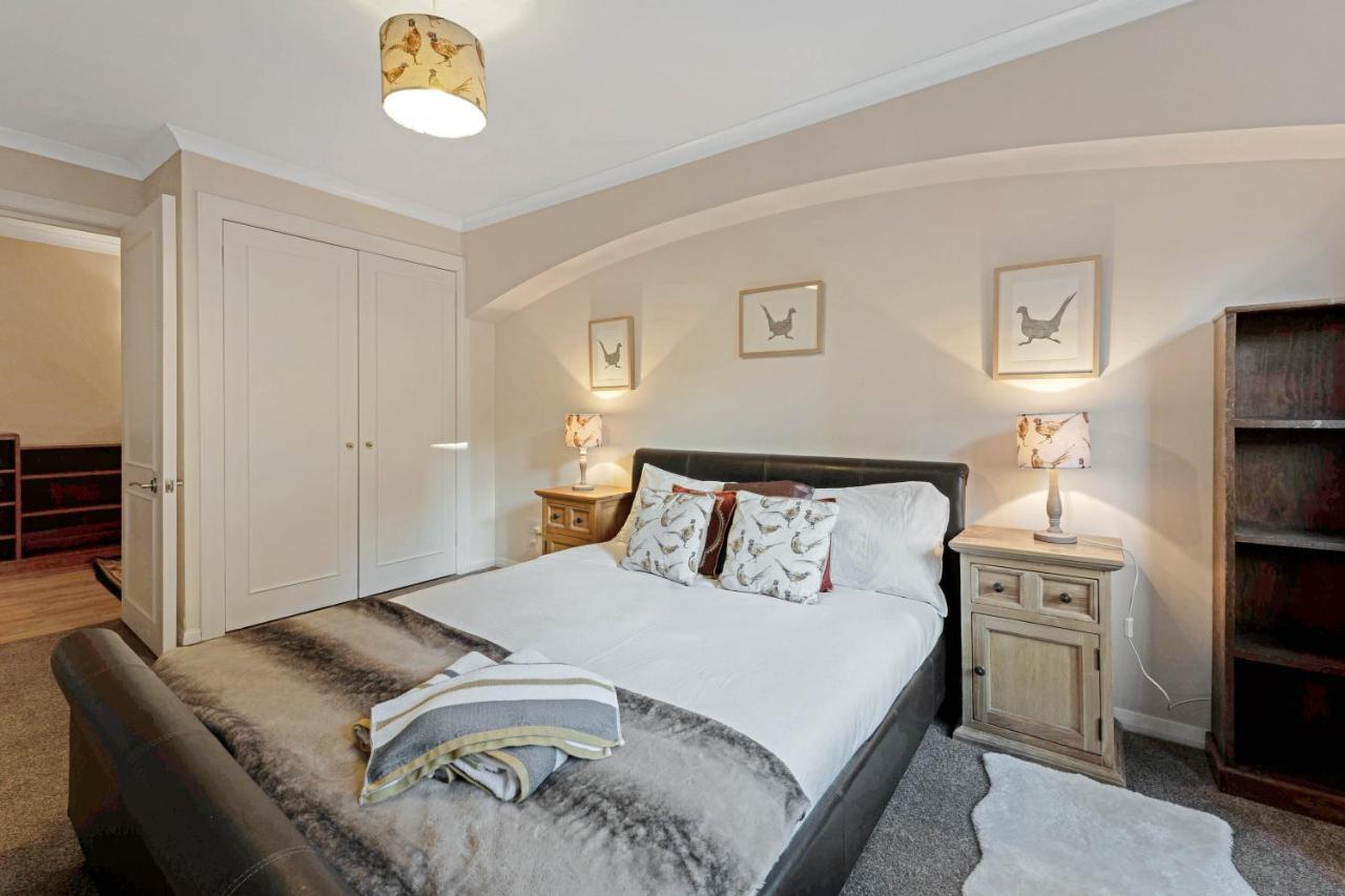 Elegant & Unique Getaway - Spacious 3 Bedroom, 2 Bathroom City Centre Apartment - Free Allocated Parking. Edinburgh Dış mekan fotoğraf